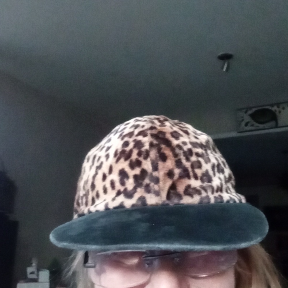Vintage leopard velvet baseball cap Black Velvet brim one size beanie button